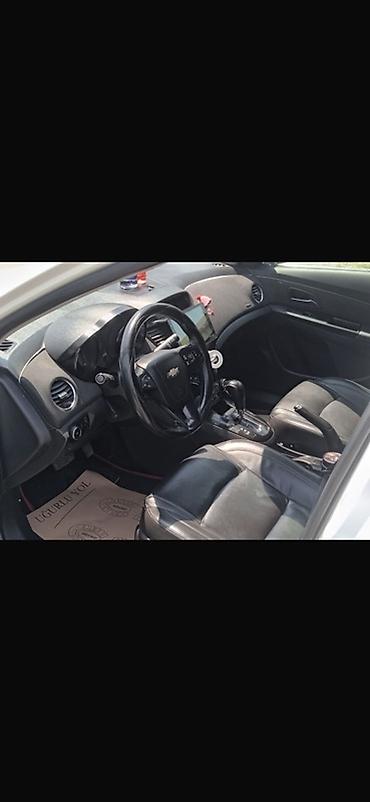 opel astra k: Chevrolet Cruze sedan – ağ rəng, 5 yerlik, ön çəkişli. Texniki və — 4