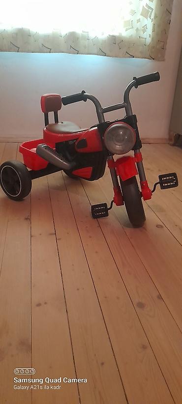 oyuncaq evlər: Uşaq üçtəkərli pedallı motosiklet - Rəng: qırmızı-qara - Pedallı — 1
