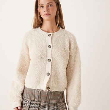 Kardiqanlar, jaketlər: AMISU qadın kardiqanı - Model: qısa kəsimli, düyməli kardiqan - Rəng