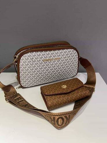 Torbe: Michael Kors torba NOVO

Novo
Replika

fb Moja Kupovina 1 — 16