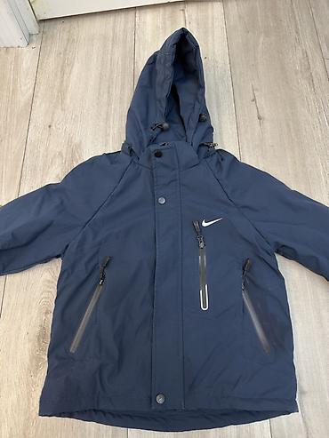Писать на ватсап Детская куртка Nike, рост 104 см. - Цвет at lalafo.kg Писать на ватсап Детская куртка Nike, рост 104 см. - Цвет