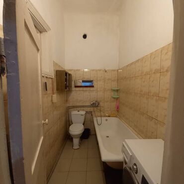 умар мухаммедов: 2 комнаты, 51 м², Сталинка, 1 этаж, Косметический ремонт