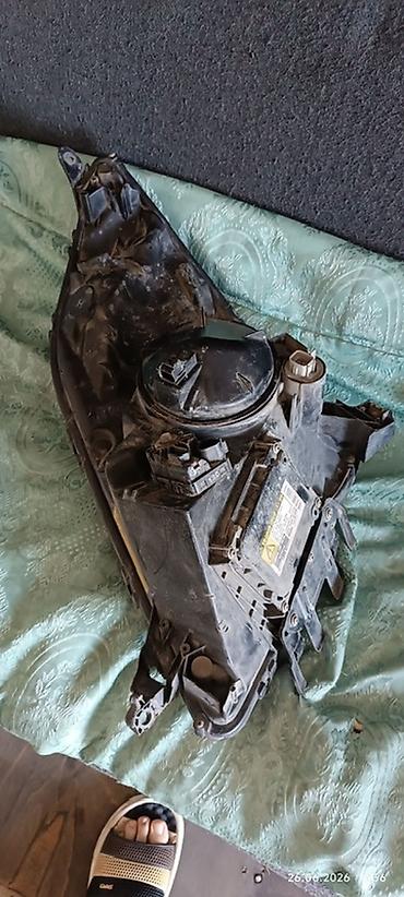 Ehtiyat hissələri: Toyota Prius (XW30, 2009–2011) üçün orijinal ön fara — 1