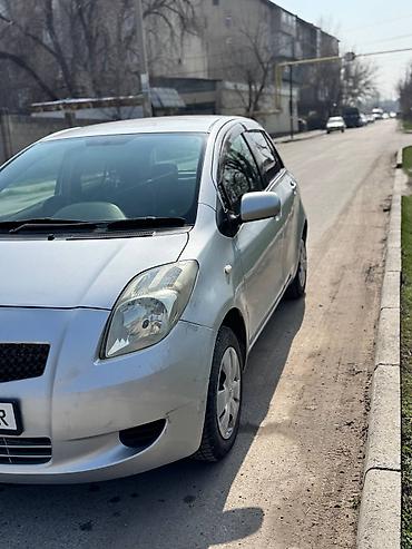 Toyota: Toyota Vitz: 2005 г., 1 л, Вариатор, Бензин, Хэтчбэк — 8