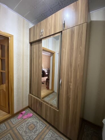 Divanlar: Yeni, Kupe, 3 qapılı Düz dolab, Qarderob, paltar dolabı