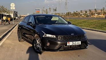 kaiyi e5: Kia K5: 2021 г., Автомат, Гибрид, Седан — 3