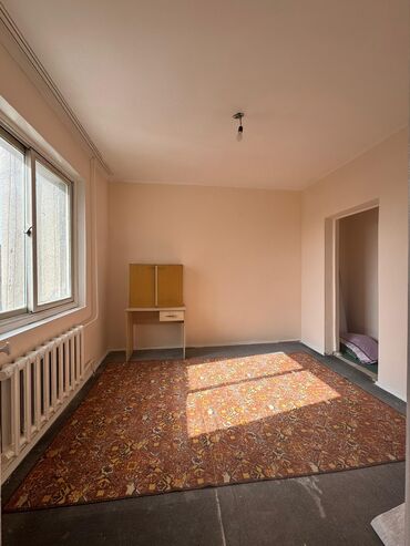 срочно продаётся 1 комнатная квартира в районе ошского рынка по улице кенсуйская: 1 бөлмө, 29 кв. м, Жеке план, 6 кабат