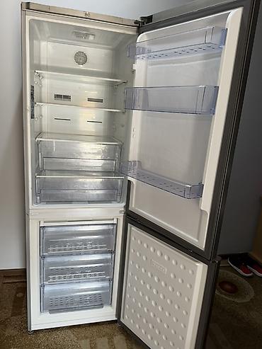 холодильник для цветы: Холодильник Beko, двухкамерный, стальной цвет (серый металлик), нижняя — 2