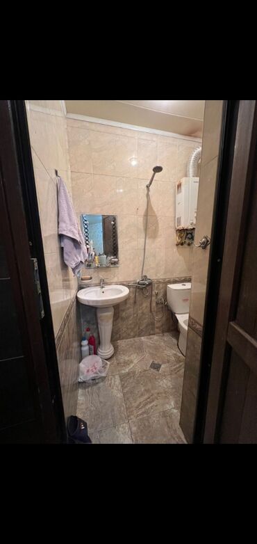 Həyət evləri və villaların satışı: 4 otaqlı, 56 kv. m, Orta təmir — 11