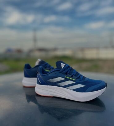 летняя обувь мужская: Adidas original 
летние идеально 
размер 40 до 44