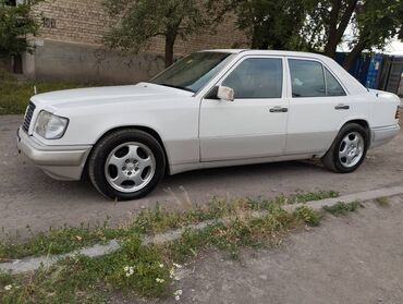 карине е: Mercedes-Benz 220: 1995 г., 2.2 л, Автомат, Бензин, Седан