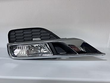 CRV 8 Противотуманная фара в сборе с декоративной накладкой/решёткой