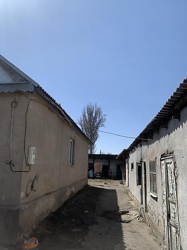 Продажа коттеджей и домов: Продаётся жилой дом с приусадебным участком. Дом находится в центре at lalafo.kg — 4 Продажа коттеджей и домов: Продаётся жилой дом с приусадебным участком. Дом находится в центре — 4