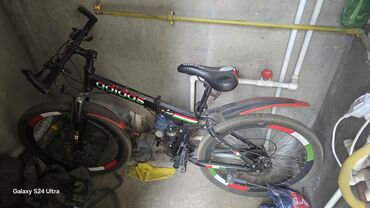 velosipedler 28: Б/у Городской велосипед Adidas, 26", скоростей: 7
