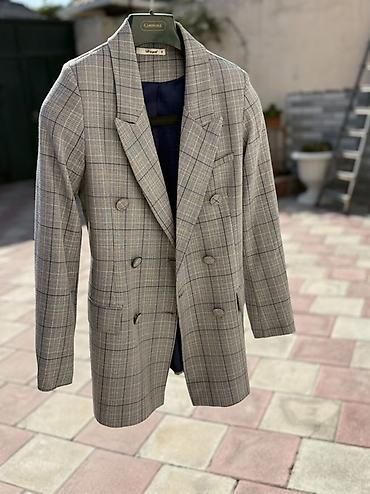 dəst qadın geyimləri: Qadın üst geyimləri dəsti 1) Qara qısa jaket - Model: asimmetrik ön — 3