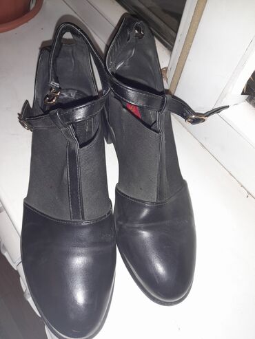 обувь для похода: Ботинки и ботильоны 38, цвет - Черный