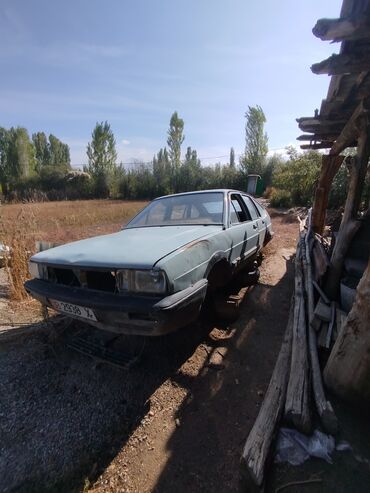 corolla runx: Пассат б2 на запчасть мотор и КПП нету цвет голубой стёкла