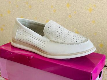 обувь белая: Балетки женские НОВЫЕ 
Размер 39