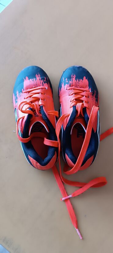 obuća fontana слике: Umbro, Veličina - 29