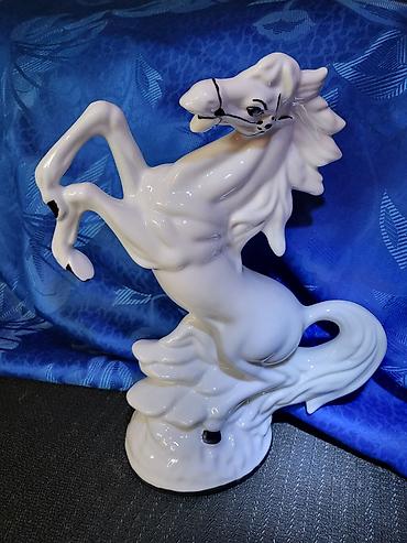 flasa: Porcelanska,vintaz figura konja. Porcelanska figura,perfektna,sve na — 1