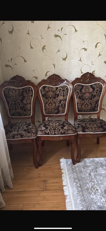 диван в стиле барокко: Табуретка, Бүктөө эмес