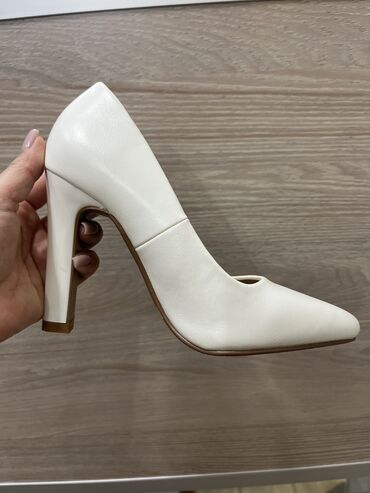 лакированные женские туфли: Туфли 34, цвет - Белый