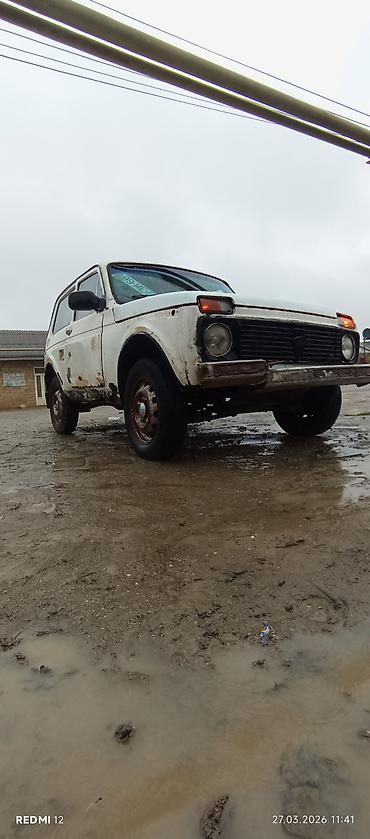 qazel yuk maşın: VAZ (LADA) 4x4 Niva: 1.7 l | 1988 il Ofrouder/SUV — 4