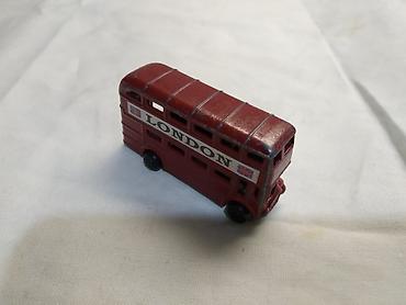 sac: Autobus London Dabldeker,metalni 4,5 cm.China,izgreban — 1
