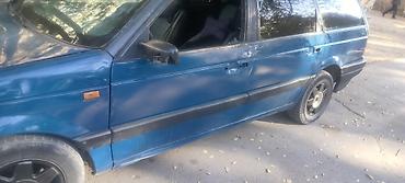 pass: Volkswagen Passat Variant: 1988 г., Универсал — 2