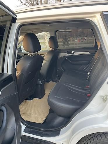 Другие автомобили: Haval H6, белый кроссовер Основные характеристики: - Бензиновый — 10
