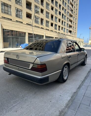 Mercedes-Benz W124: 2.2 l | 1994 il Sedan