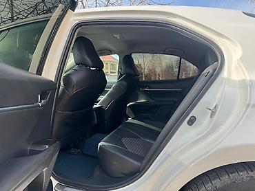 Toyota: Toyota Camry: 2021 г., 2.5 л, Автомат, Бензин, Седан — 10