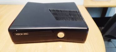 пристан: Продаю нерабочий (красные огни) Xbox 360 Slim на запчасти, без