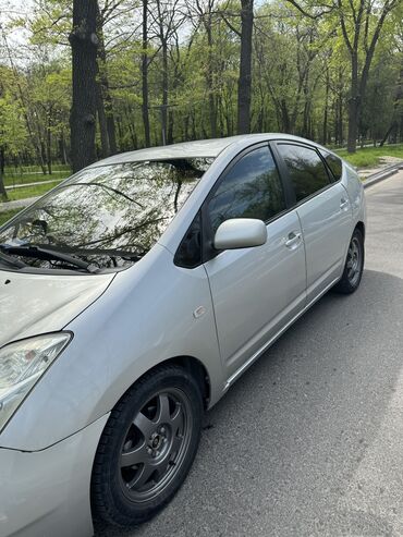 Toyota: Toyota Prius: 2005 г., 1.5 л, Вариатор, Гибрид, Универсал