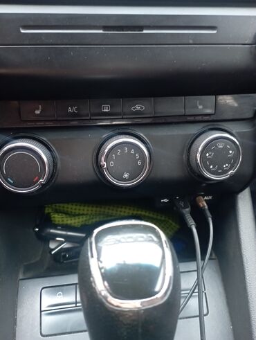 Skoda: Skoda Octavia: 2016 г., 1.6 л, Автомат, Бензин, Седан — 5