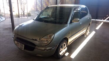 Toyota: Toyota Дуэт: 1998 г., 1 л, Автомат, Бензин, Хэтчбэк