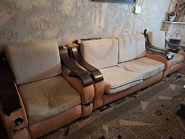 taxt desdi: Klassik üslubda, geniş oturma sahəsi olan 3 yerlik divan dəsti. - — 1