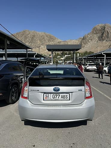 Toyota: Toyota Prius: 2015 г., 1.8 л, Автомат, Гибрид, Хэтчбэк — 3