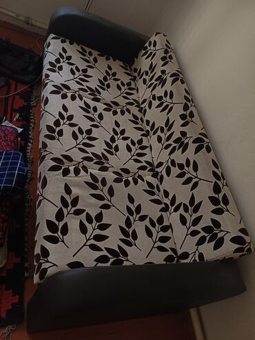 прямой диван: Прямой диван, Б/у, Трехместный