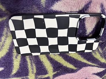 Чехлы: Набор чехлов для iPhone с большим вырезом под блок камер. В комплекте — 1