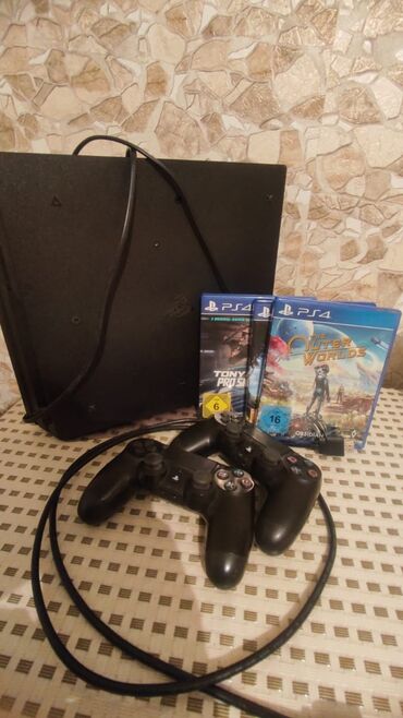 ikinci el noutbuklar: 3 eded PlayStation4 ikinci el. islek veziyetdedi