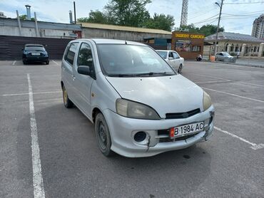 автомобиль жаз: Daihatsu YRV: 2002 г., 1 л, Механика, Бензин, Хетчбек