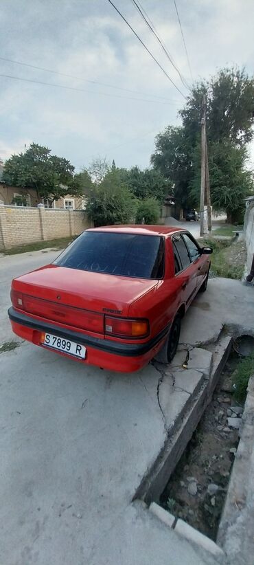 шлив машина: Mazda 323: 1992 г., 1.6 л, Механика, Бензин, Седан