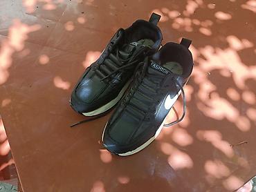 nike air force: Təzə. nike ayaqqabı 5-6 defe geyinilib — 2