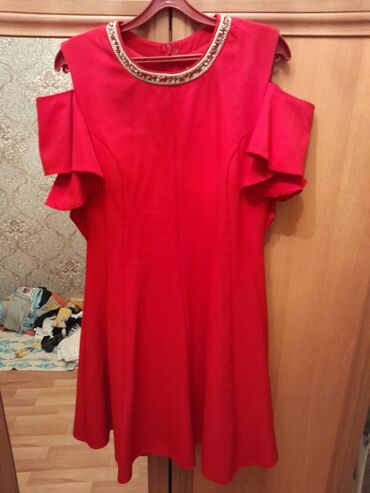 Ziyafət donları: Paltarlar hamisi 1defe toya geyilib. olculeri,40-42 ve 46-48.Vassap — 7