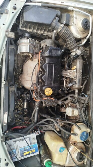 Chery: Model: Chery Amulet (A15) Kuzov: sedan, gümüşü rəng Sükan: solda — 8