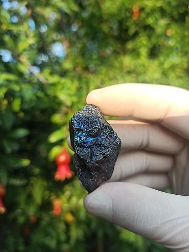 lom qizil satiram: Təbii Maqnetit - Bornit daşı Satılır 💎 Kolleksiya və Enerji Pratikləri — 1