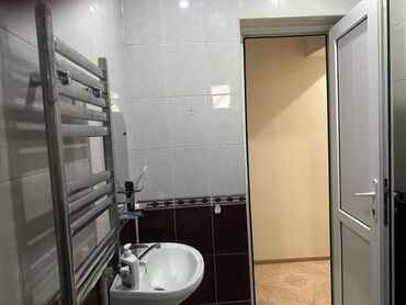 Uzunmüddətli kirayə evlər: 105 kv. m, 5 otaqlı, Kanalizasiya, Kombi, Qaz -da lalafo.az — 8 Uzunmüddətli kirayə evlər: 105 kv. m, 5 otaqlı, Kanalizasiya, Kombi, Qaz — 8