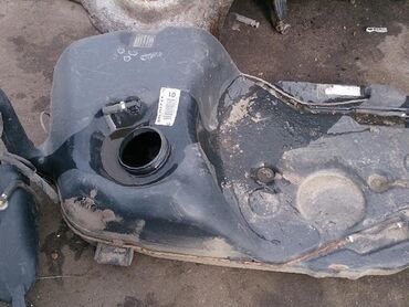 Е бак. Бак BMW e34. Топливный бак БМВ е34. Бак топливный БМВ е34 пластик. Бак БМВ е34 пластиковый.