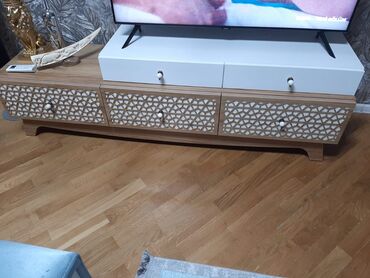 снять в аренду помещение под кафе: Новый, Прямой ТВ стенд, Деревянный